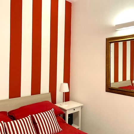 Casa Giulia, Nuovo Appartamento In Centro! เนเปิลส์ ภายนอก รูปภาพ