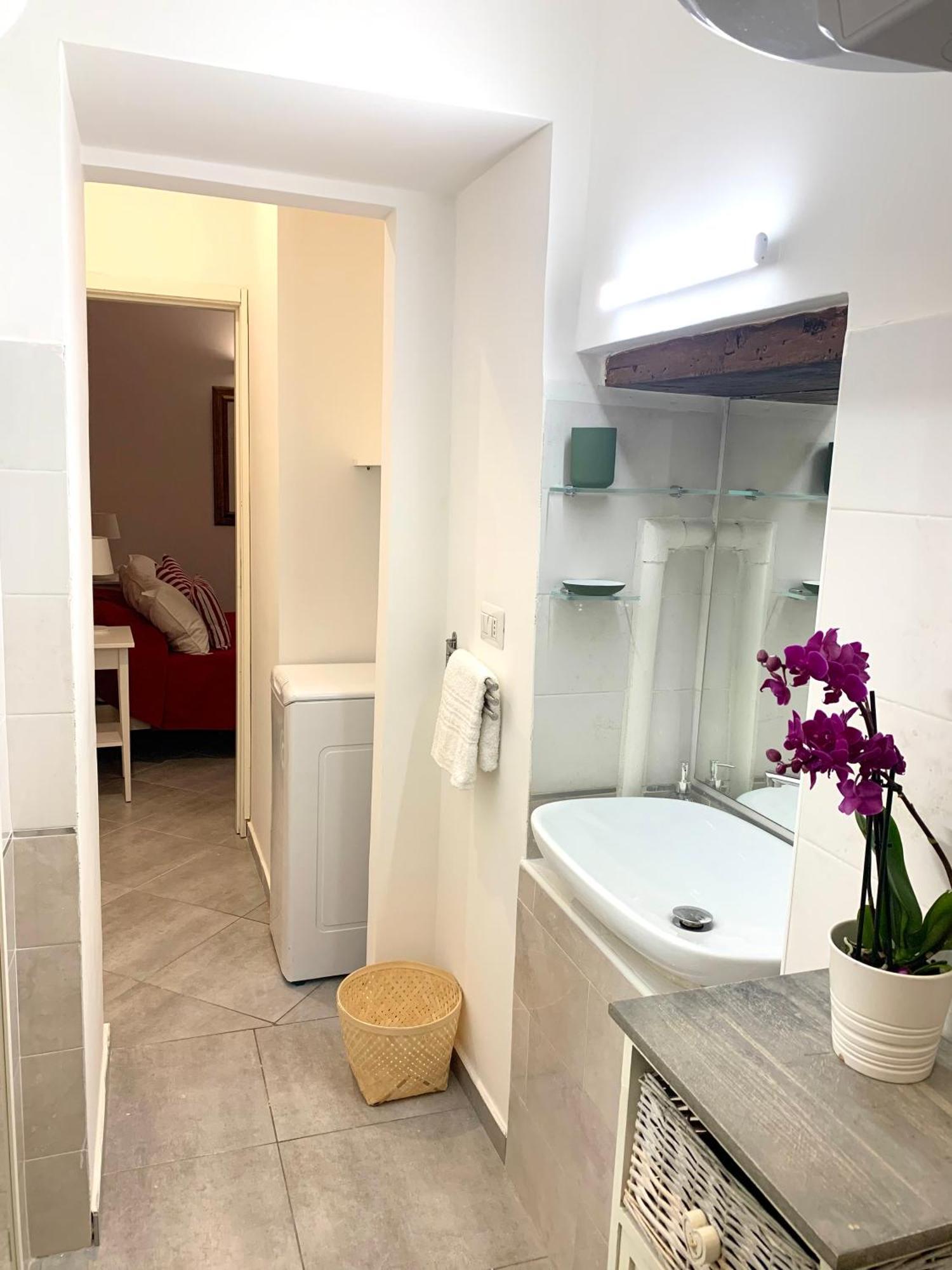Casa Giulia, Nuovo Appartamento In Centro! เนเปิลส์ ภายนอก รูปภาพ