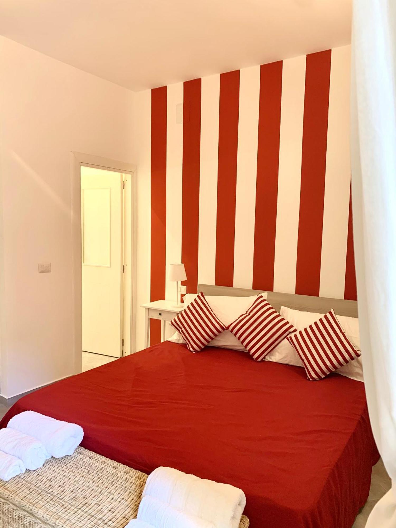 Casa Giulia, Nuovo Appartamento In Centro! เนเปิลส์ ภายนอก รูปภาพ